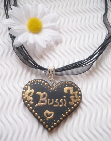 *ZU HABEN* Fimoherz schwarz "Bussi"
